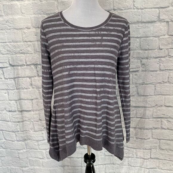 Silverwear Longsleeve angle cut top striped w/distressed pattern sz M - Picture 1 of 13